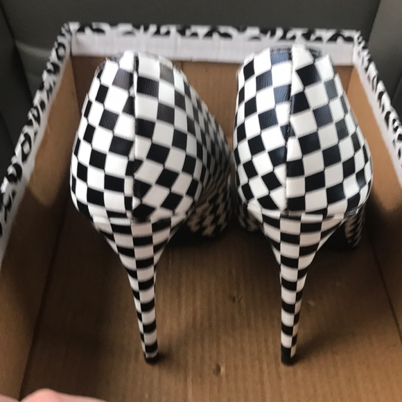 Shoes - Picture 2 of 5